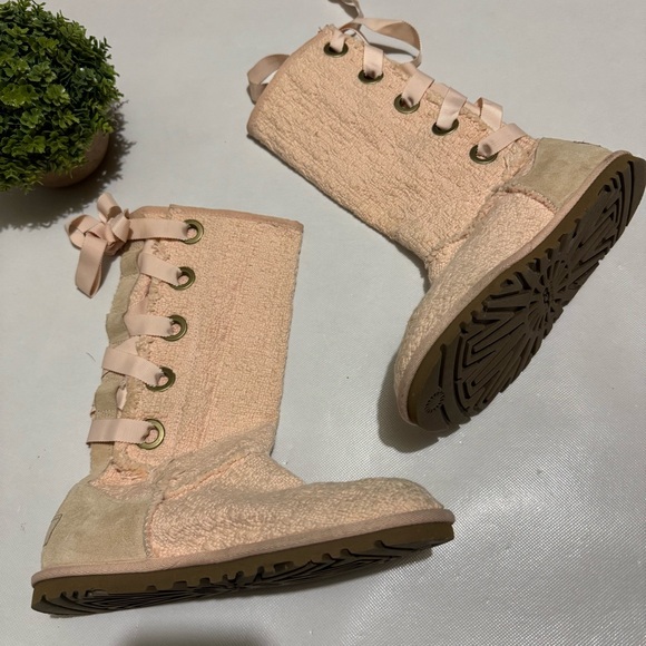 UGG Heirloom Lace Up Boots 1000693‎ Winter Spring Women’s Size 5 - Picture 1 of 7